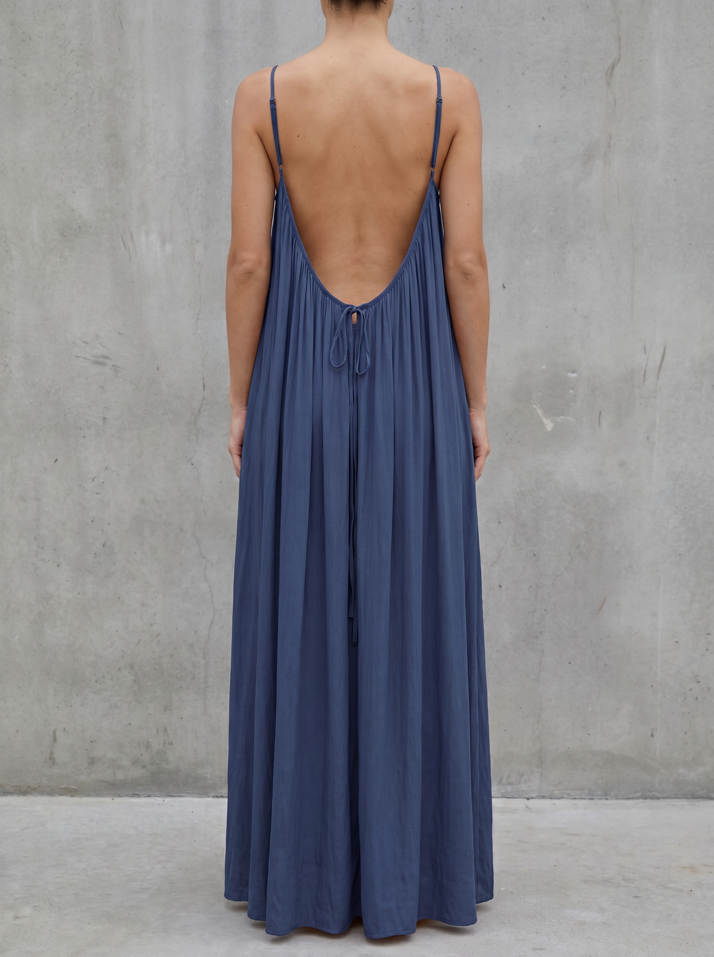 Clara | Vestido espalda al descubierto tirantes ajustables