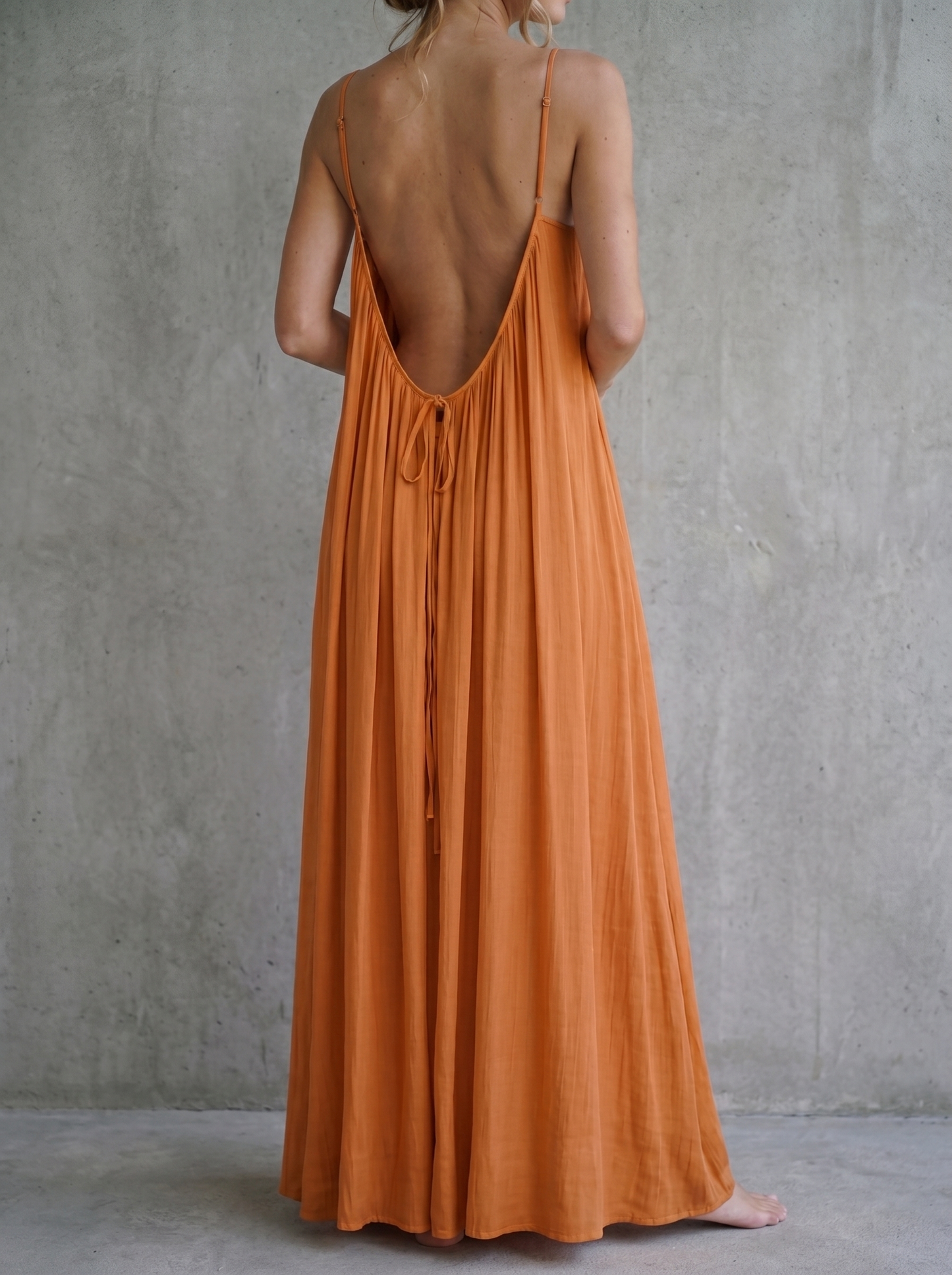 Clara | Vestido espalda al descubierto tirantes ajustables