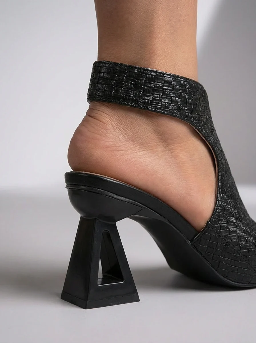 REBECA | Elegantes sandalias tejidas
